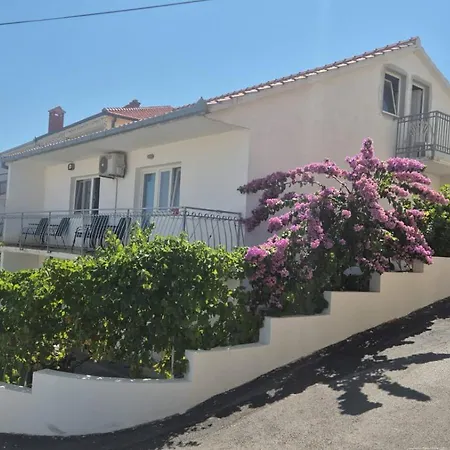 Katja Apartment-trogir *